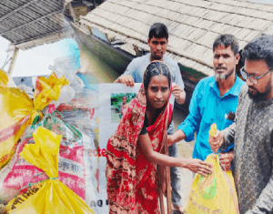 বন্যার্তদের মাঝে ত্রাণসামগ্রী বিতরণ (1)